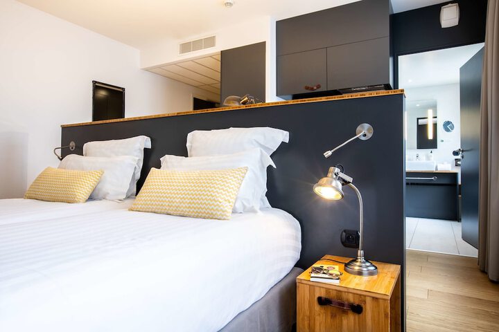 Room 16 of 68