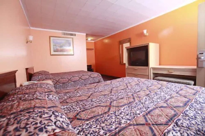 Room 16 of 26