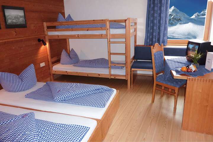 Room 8 of 48