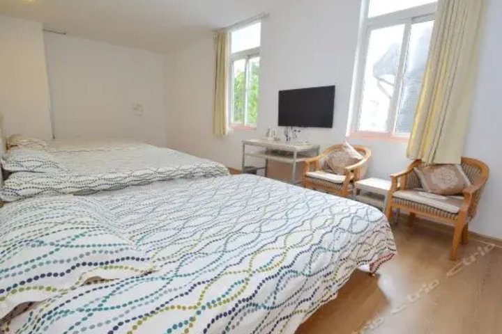 Room 4 of 14