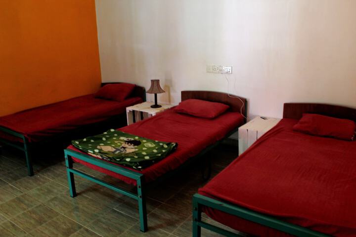 Room 7 of 28