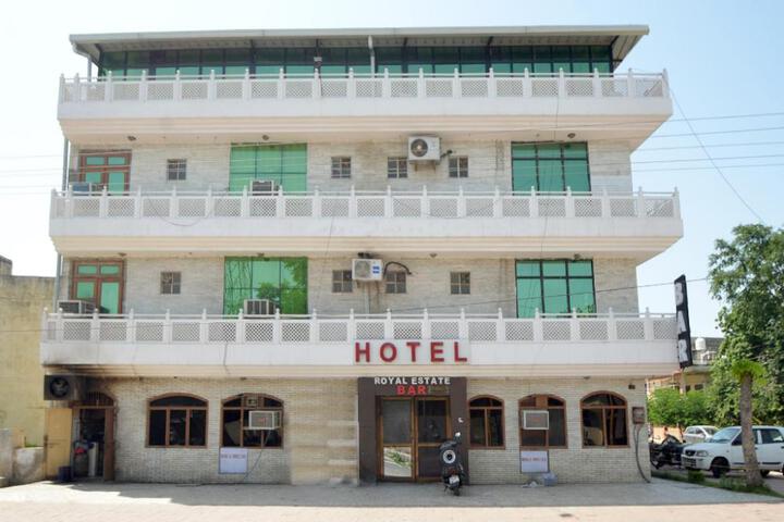 Hotel O Royal Estate