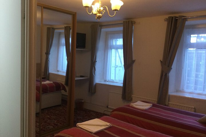 Room 51 of 170
