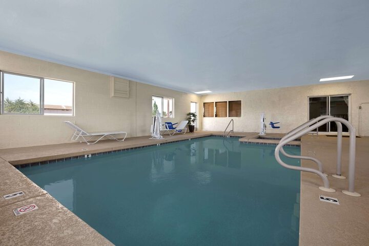 Pools & Facilities
