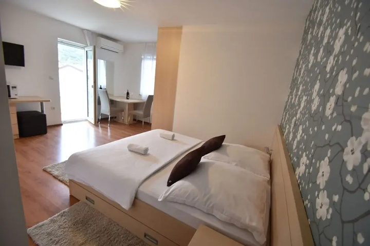 Room 3 of 14