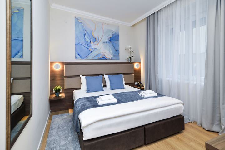 Room 10 of 29