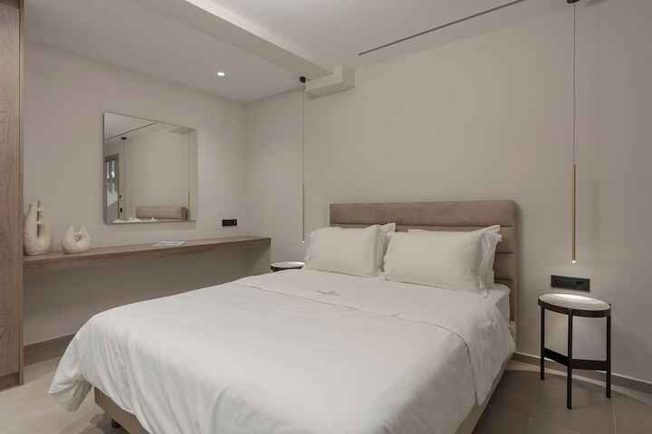 Room 9 of 72