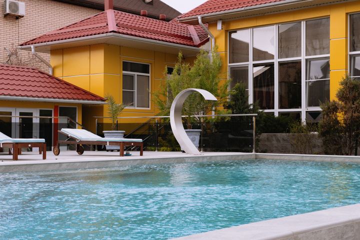 Pool 26 of 40
