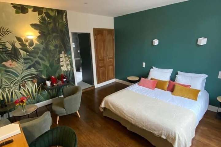 Room 9 of 23
