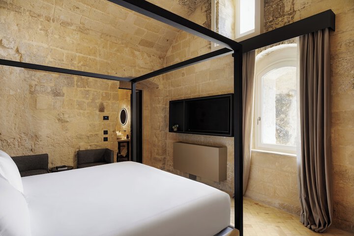 Room 106 of 281
