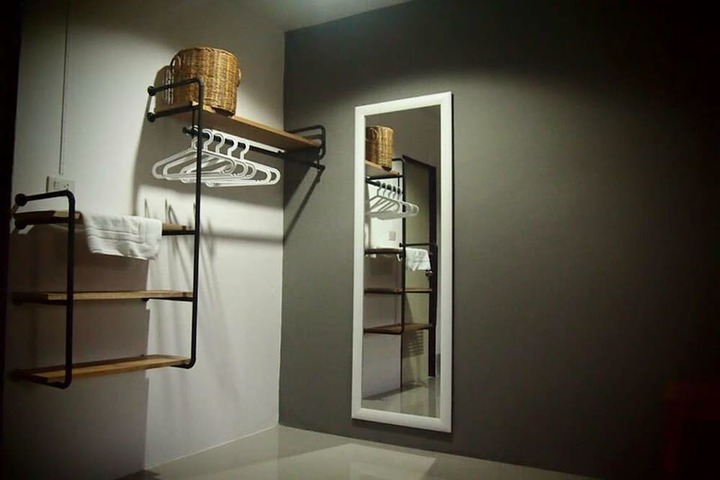 Room 13 of 20