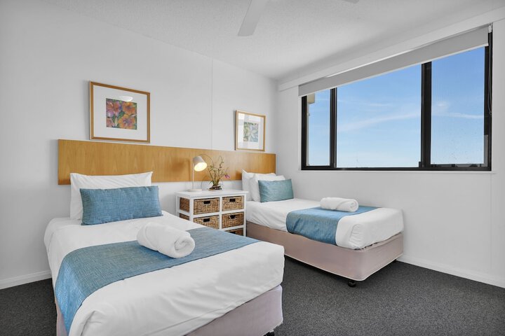 Room 27 of 211