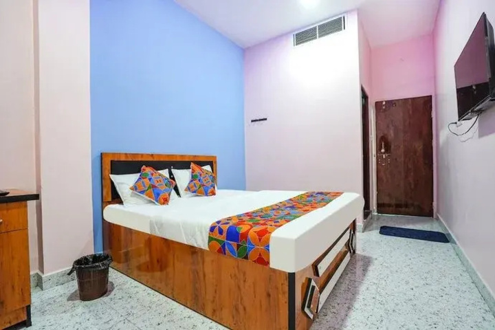 Room 5 of 10