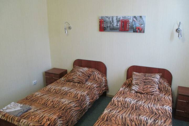 Room 4 of 13