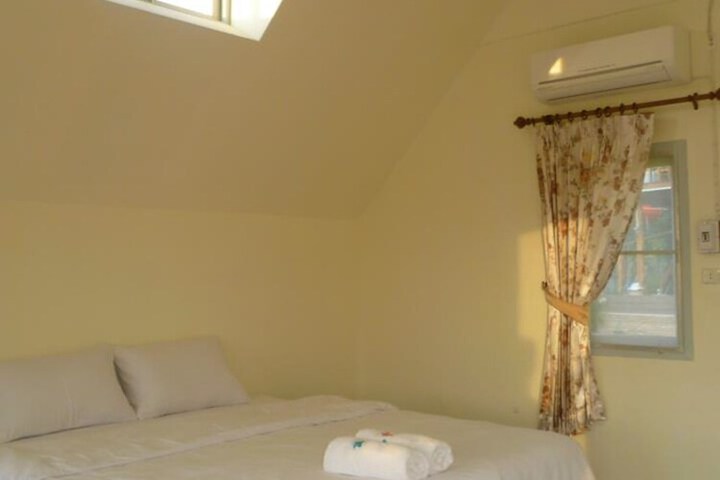 Room 33 of 52