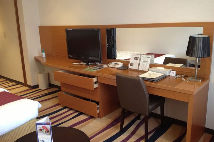 Room 13 of 105