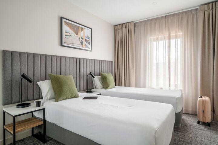 Room 12 of 35
