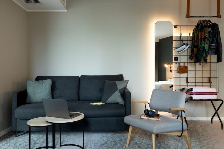 Room 15 of 43
