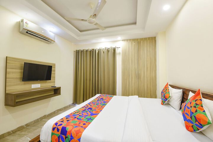 Room 14 of 31