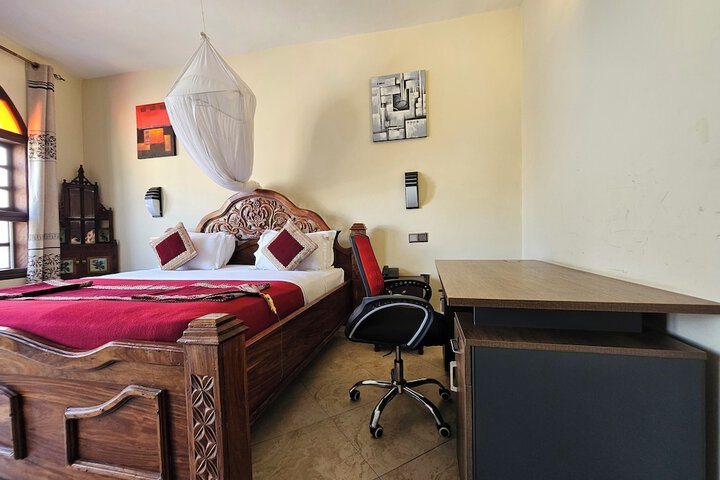 Room 25 of 127