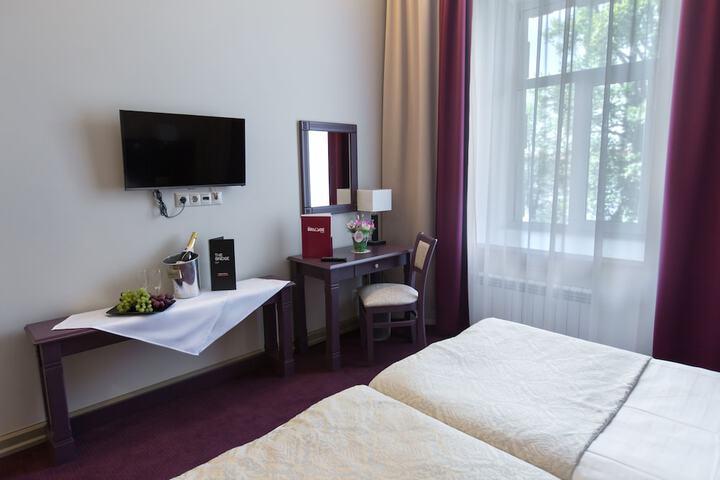 Room 4 of 36