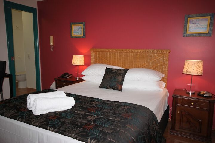 Room 4 of 71