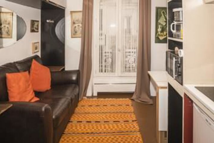 Room 14 of 16