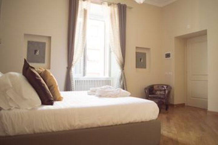 Room 11 of 25