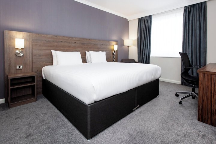 Room 46 of 177