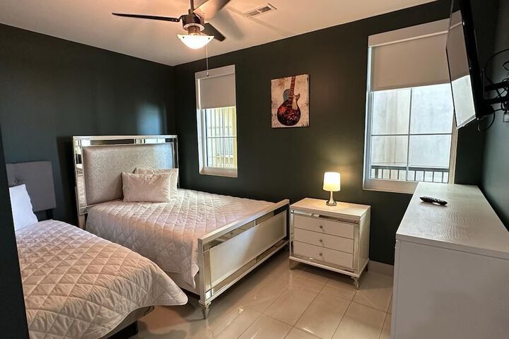 Room 40 of 197