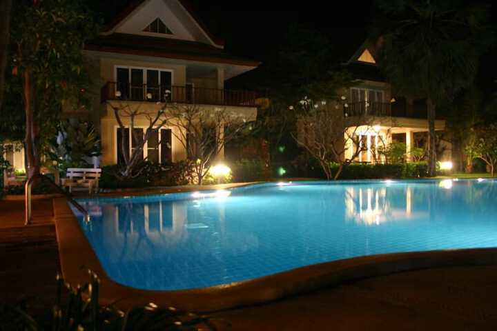 Hotel Pool