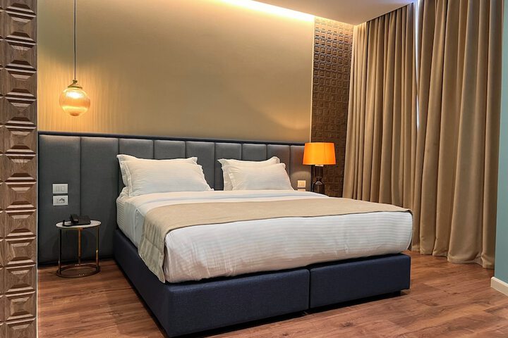 Room 12 of 26