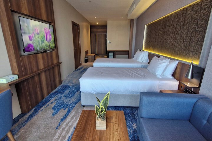 Room 25 of 62