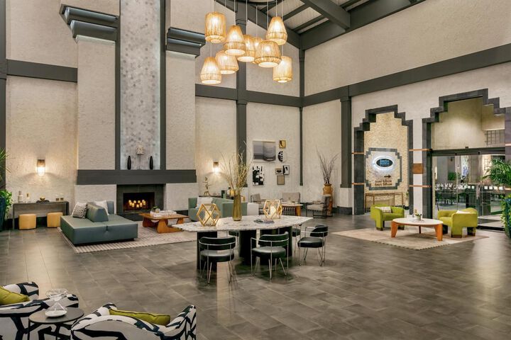 Guest Lobby