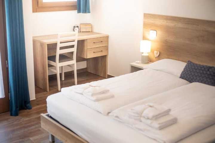Room 3 of 48