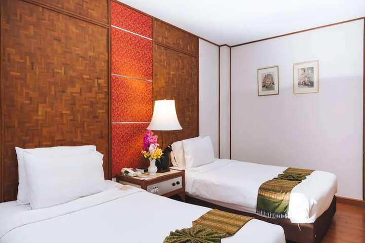Room 10 of 52