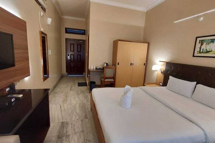 Room 2 of 23