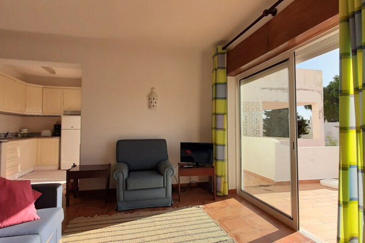 Room 6 of 42