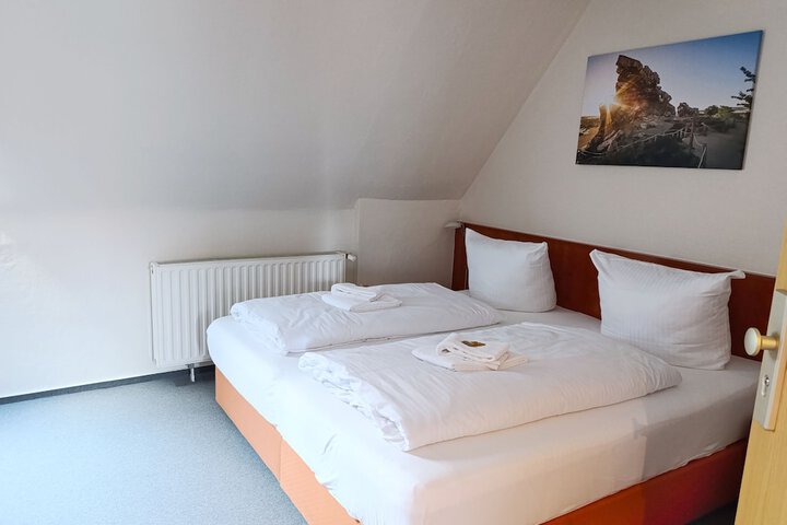 Room 14 of 36