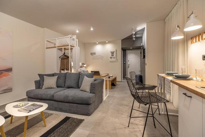 Room 2 of 11
