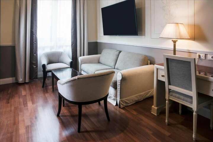 Room 16 of 179