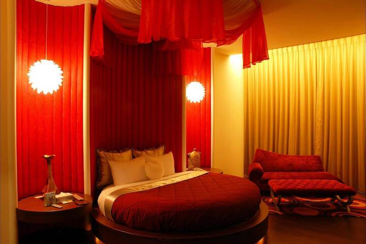Room 4 of 49