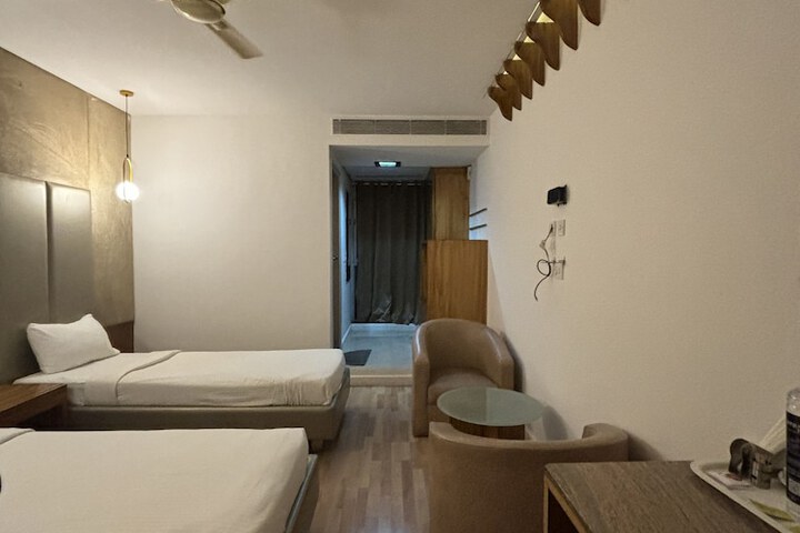Room 12 of 12