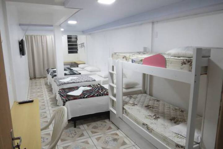 Room 17 of 28
