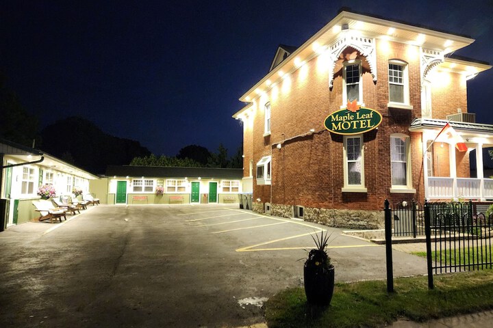 Maple Leaf Motel
