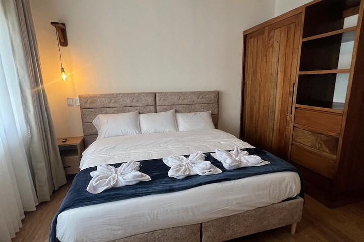 Room 12 of 53