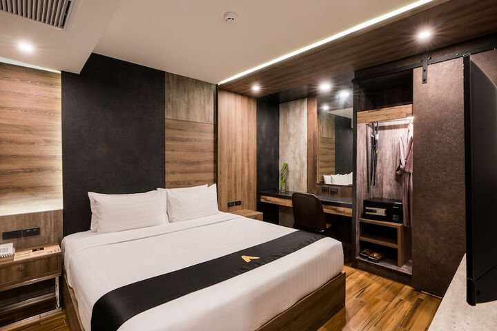 Room 16 of 116