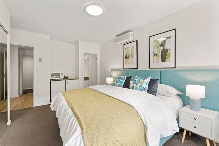 Room 2 of 30