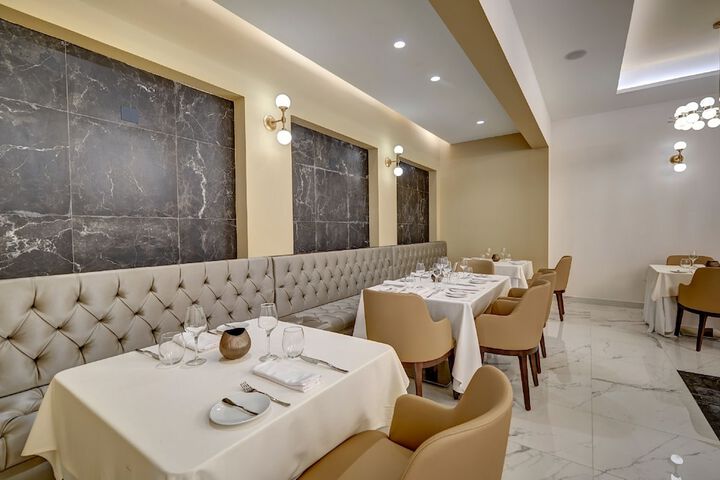 Dining 153 of 255