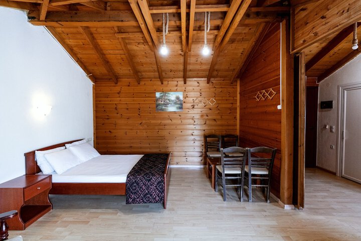 Room 11 of 40